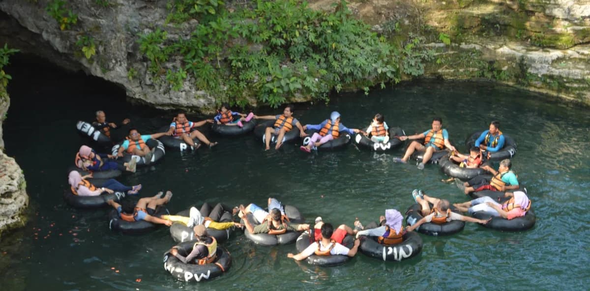 Rafting di Gua Pindul